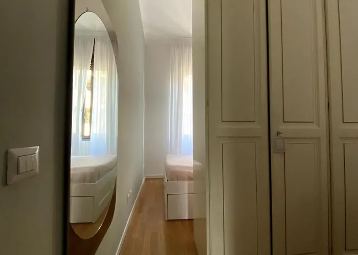Apartment Duomo-centrale Elegant Two-room Nolo Next To M1 Milan